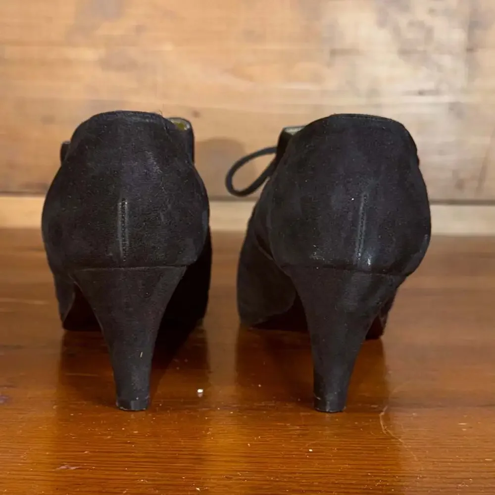 Escada Black Suede Gold Heart Charm Lace-Up Oxford Platform Heel Shoes
